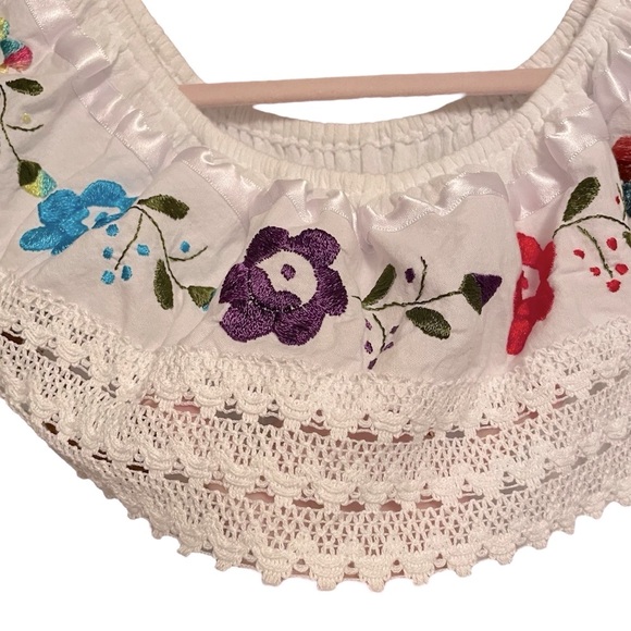 Embroidered Women’s Mexican handmade-Crocheted Lace-Size M/L- Off shoulder - Picture 2 of 7